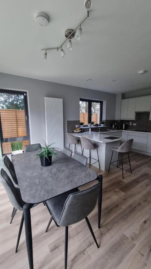 Entire Modern Home With Seaview And Parking Виклоу Экстерьер фото