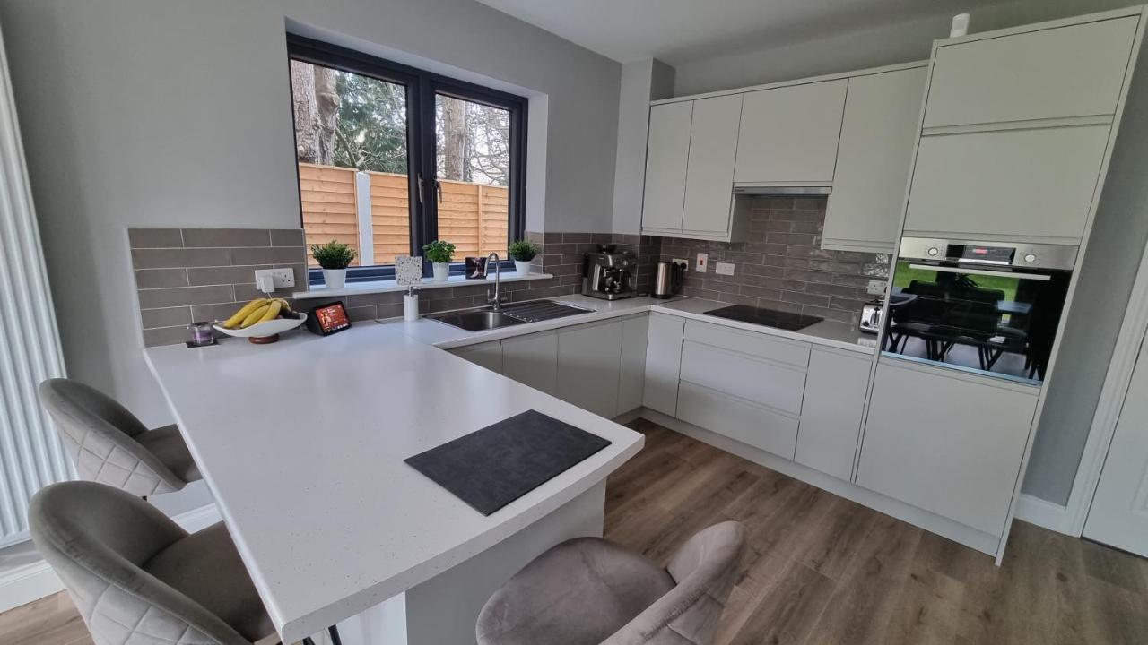 Entire Modern Home With Seaview And Parking Виклоу Экстерьер фото